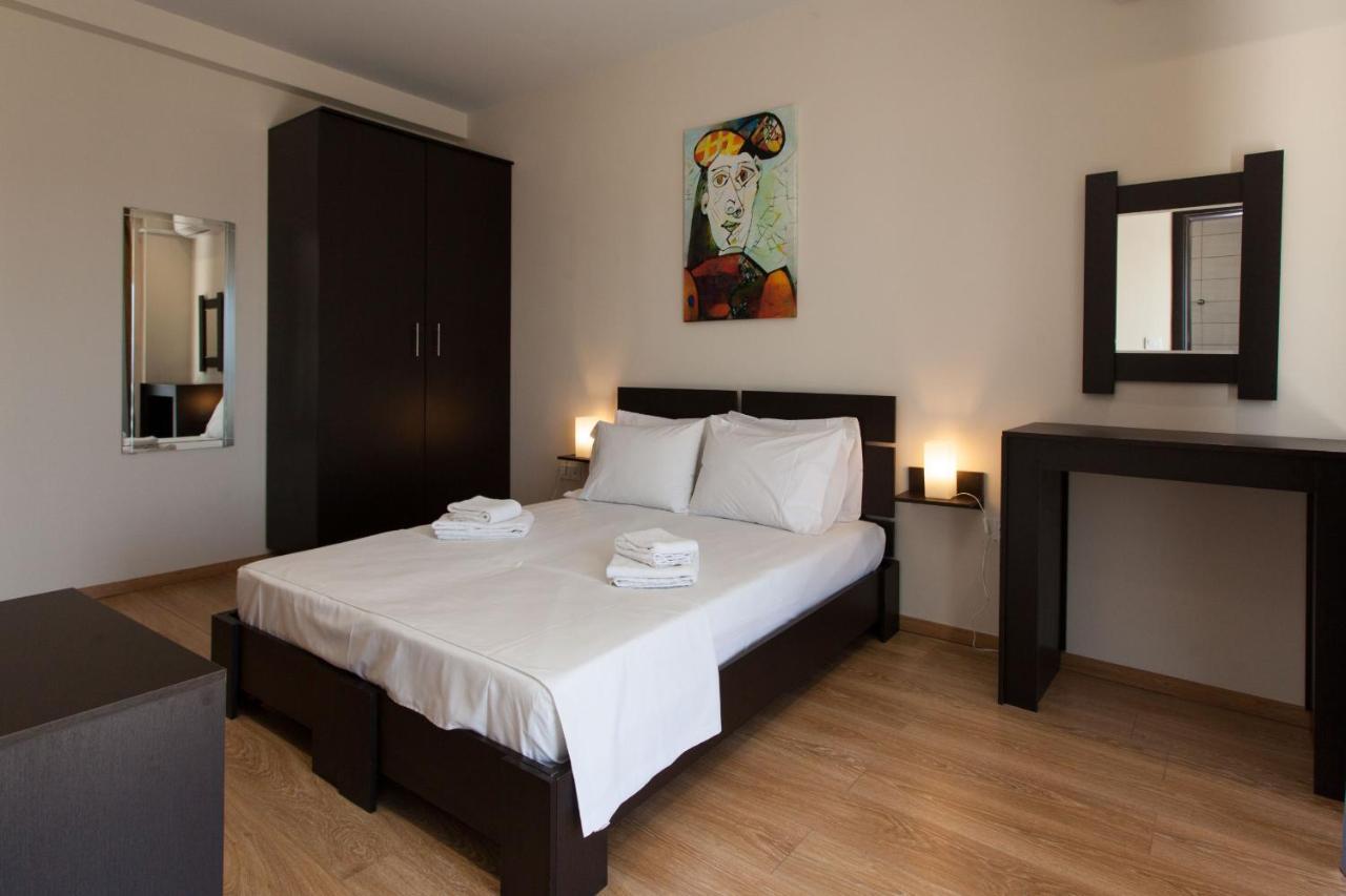 Modern Apt In Glyfada A Breath Away From The Sea - The View Atenas Exterior foto