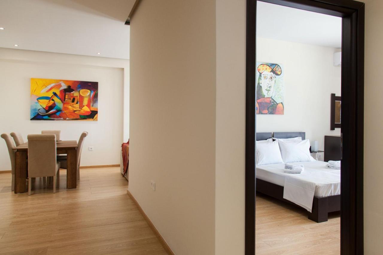 Modern Apt In Glyfada A Breath Away From The Sea - The View Atenas Exterior foto