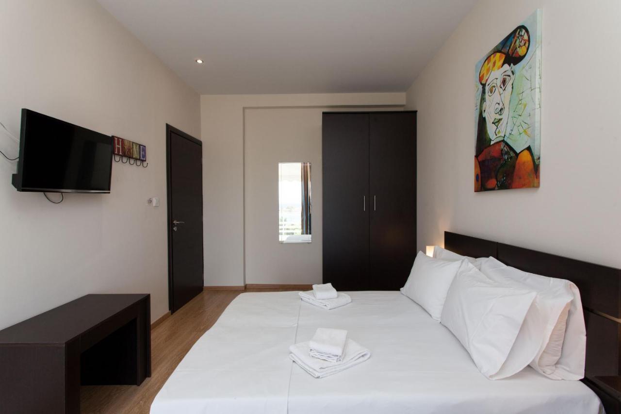 Modern Apt In Glyfada A Breath Away From The Sea - The View Atenas Exterior foto
