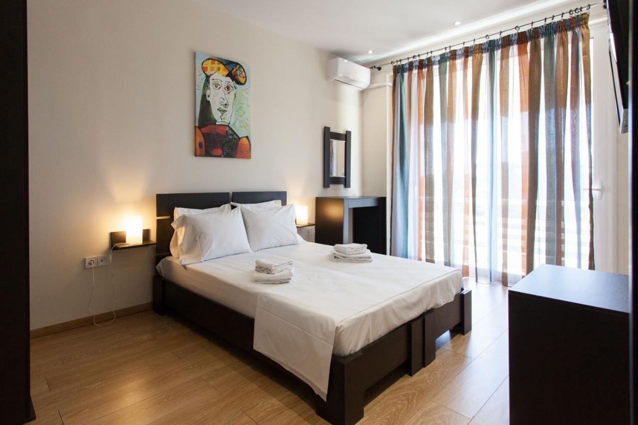 Modern Apt In Glyfada A Breath Away From The Sea - The View Atenas Exterior foto