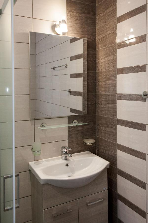Modern Apt In Glyfada A Breath Away From The Sea - The View Atenas Exterior foto