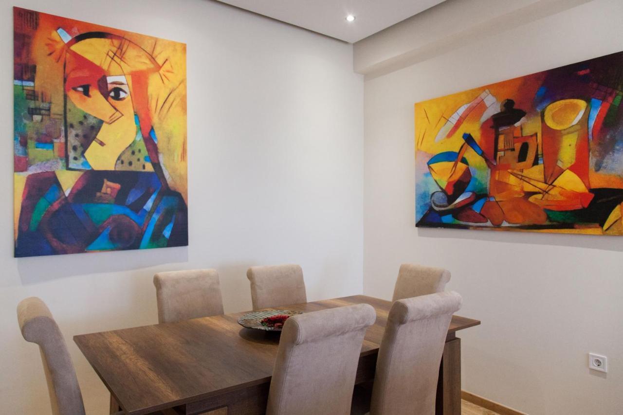 Modern Apt In Glyfada A Breath Away From The Sea - The View Atenas Exterior foto