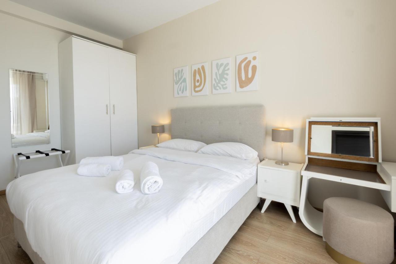 Modern Apt In Glyfada A Breath Away From The Sea - The View Atenas Exterior foto