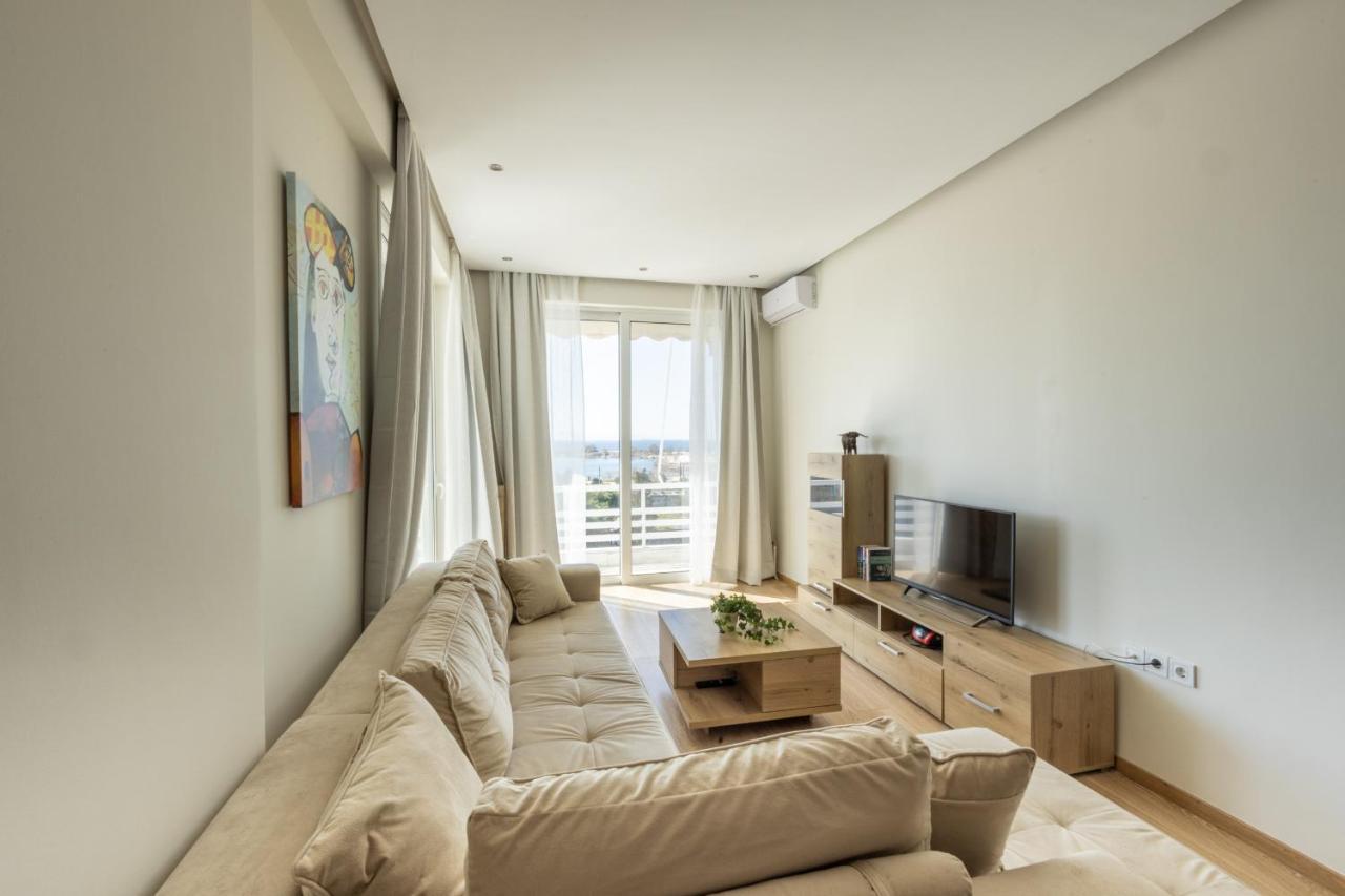 Modern Apt In Glyfada A Breath Away From The Sea - The View Atenas Exterior foto